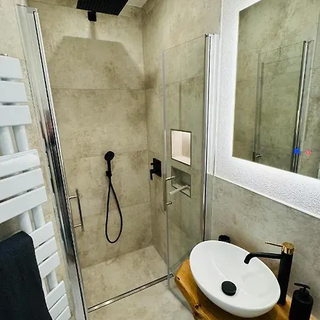 Landloft Apartment *